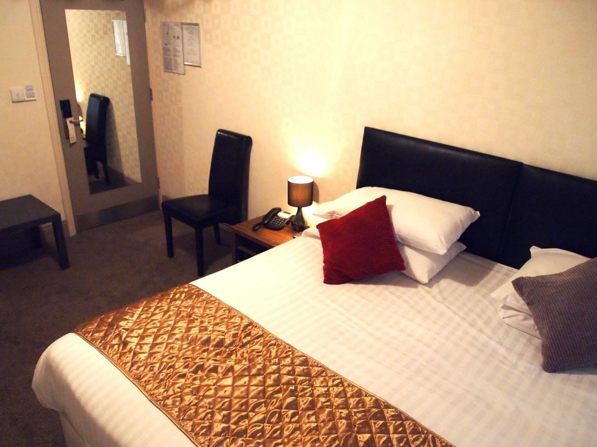 York House Hotel เวคฟิลด์ ภายนอก รูปภาพ