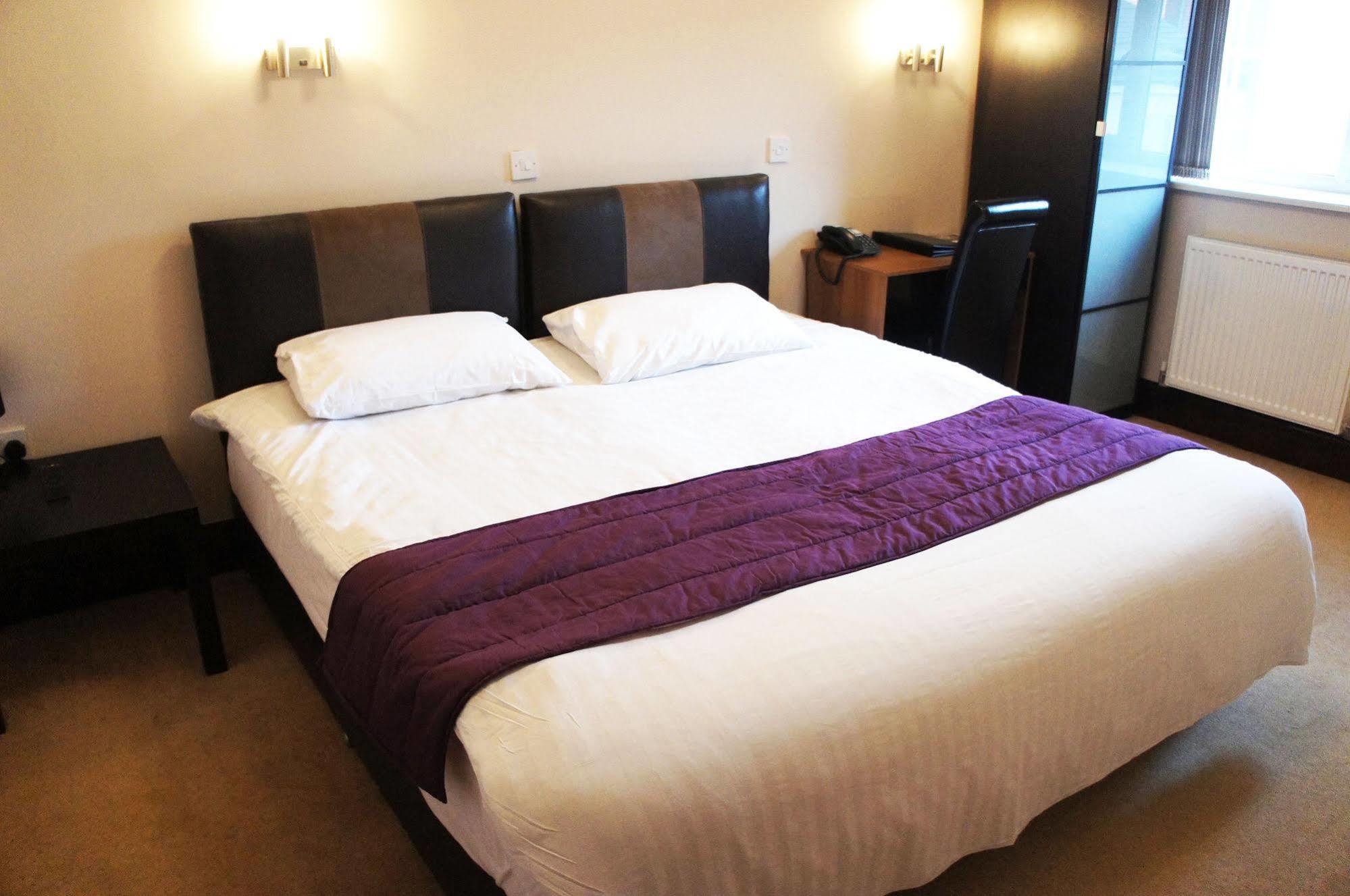York House Hotel เวคฟิลด์ ภายนอก รูปภาพ