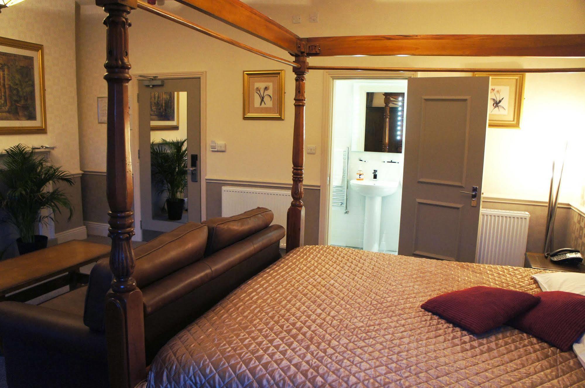York House Hotel เวคฟิลด์ ภายนอก รูปภาพ